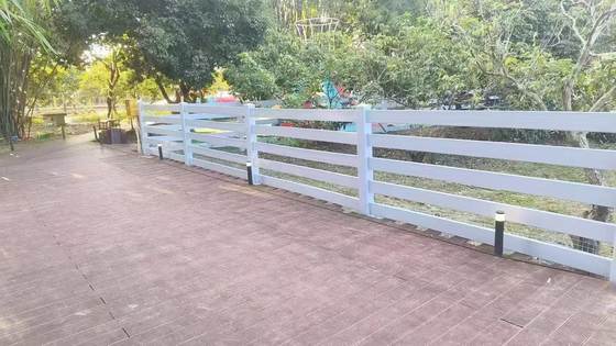 Long Service Life Plastic 3 Rail Vinyl Horse Fence In White Color 5ft Height