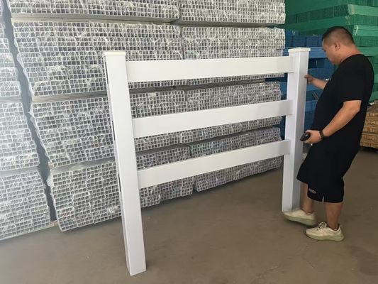 3 Rail 5ft Pvc Horse Fencing  High Temp Resistant Extrusion Riding Arena Fence