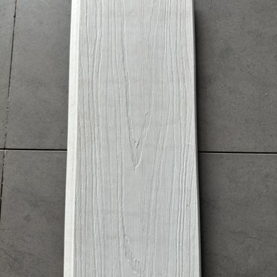 Low Maintenance 6ft WPC Fencing Panel Fence Extrusion Forming Eco Friendly