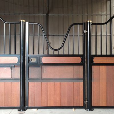 Movable Horse Stable with Customized Color and 200 kg Weight for Farm Use