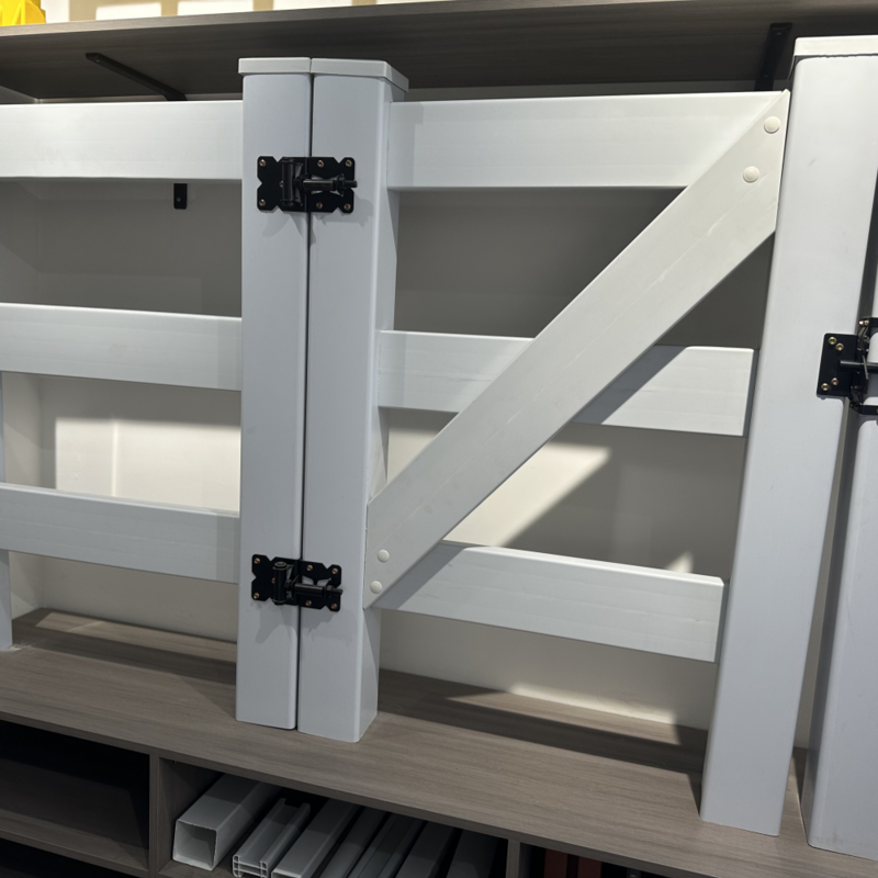 PVC Flexible Vinyl Horse Fencing Custom Design 1.5m 1.2m Height