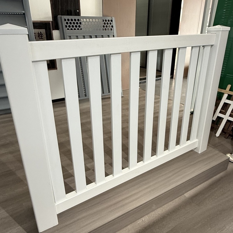 White Vinyl Pvc Garden Fence Waterproof UV Resistant Long Lasting
