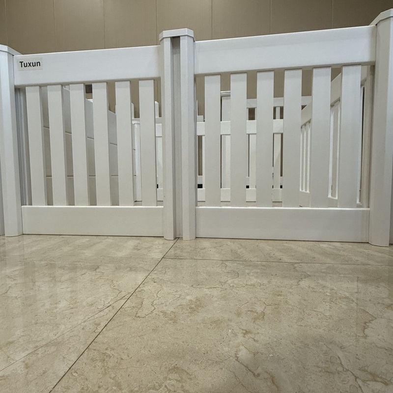 PVC Dog Whelping Box White Pet Fence For Homes Gardens Patios Balconies