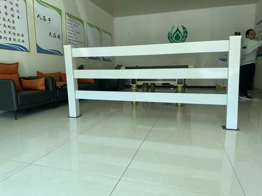 Aochi 백색 비닐 말 울타리 PVC 플라스틱 3 레일 목장 비닐 울타리
