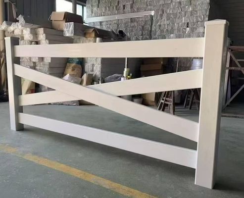 AOCHI Factory PVC Vinyl Horse Fence Panels For Farm Outdoor Horse Arena Fencing