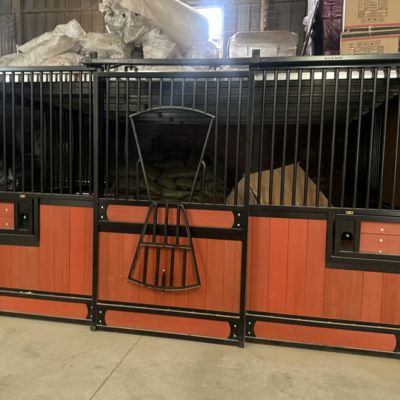 Temporäre Pferdeboxen Pferde Stall mit rostfreien Paneelen und Toren