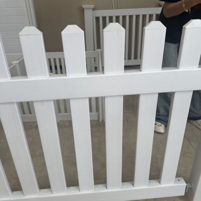 Durable PVC Garden Fence Adjustable Size 2.44m Wide Pvc Yard Fence