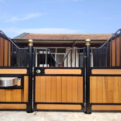 Movable Horse Stable with Customized Color and 200 kg Weight for Farm Use