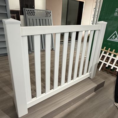 PVC coating Smooth Vinyl Fencing Around Pool Low Maintenance 8ft Wide